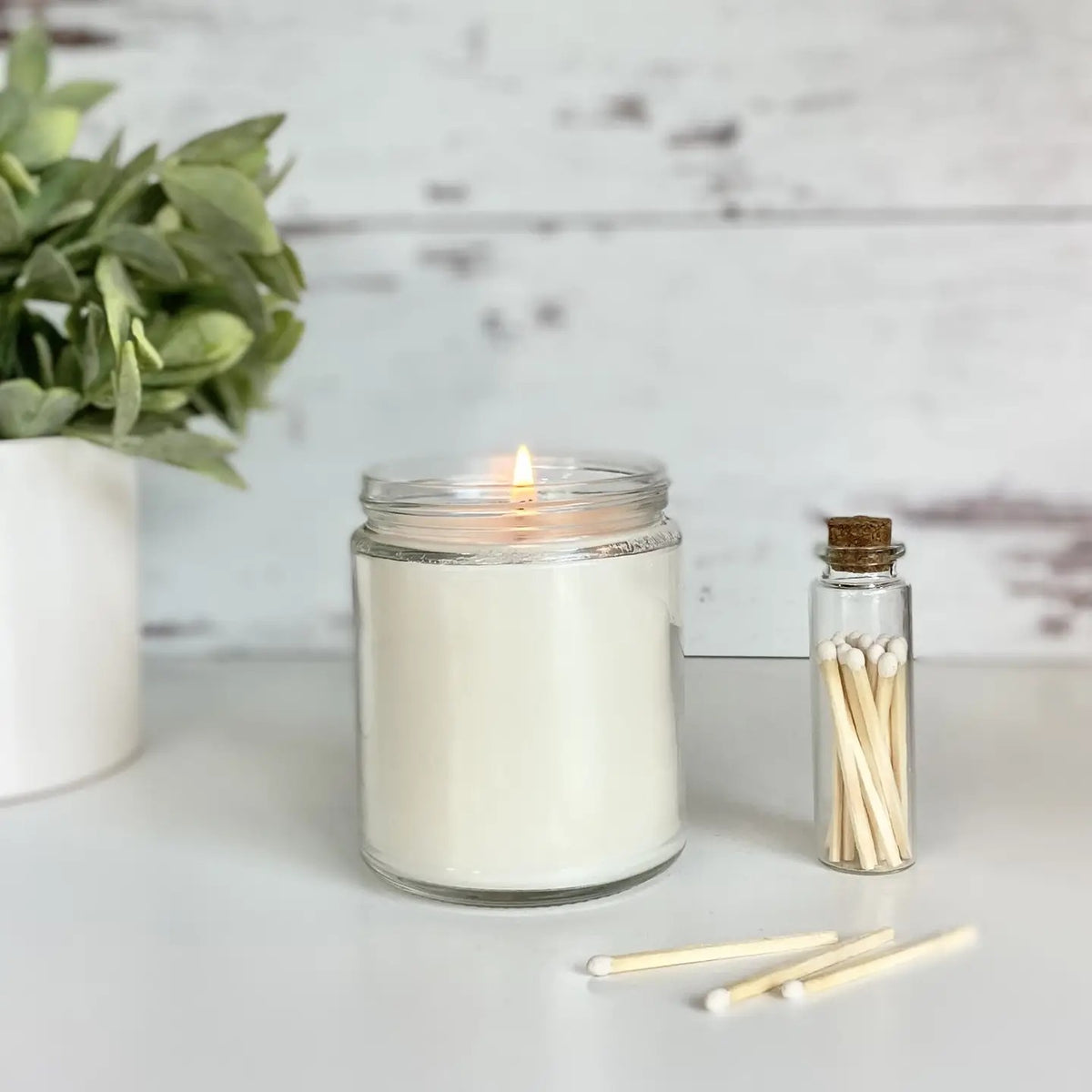 Cocoa Cashmere 7 oz Clear Glass Jar Coco Apricot Candle