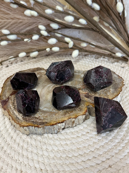 Garnet Freeform